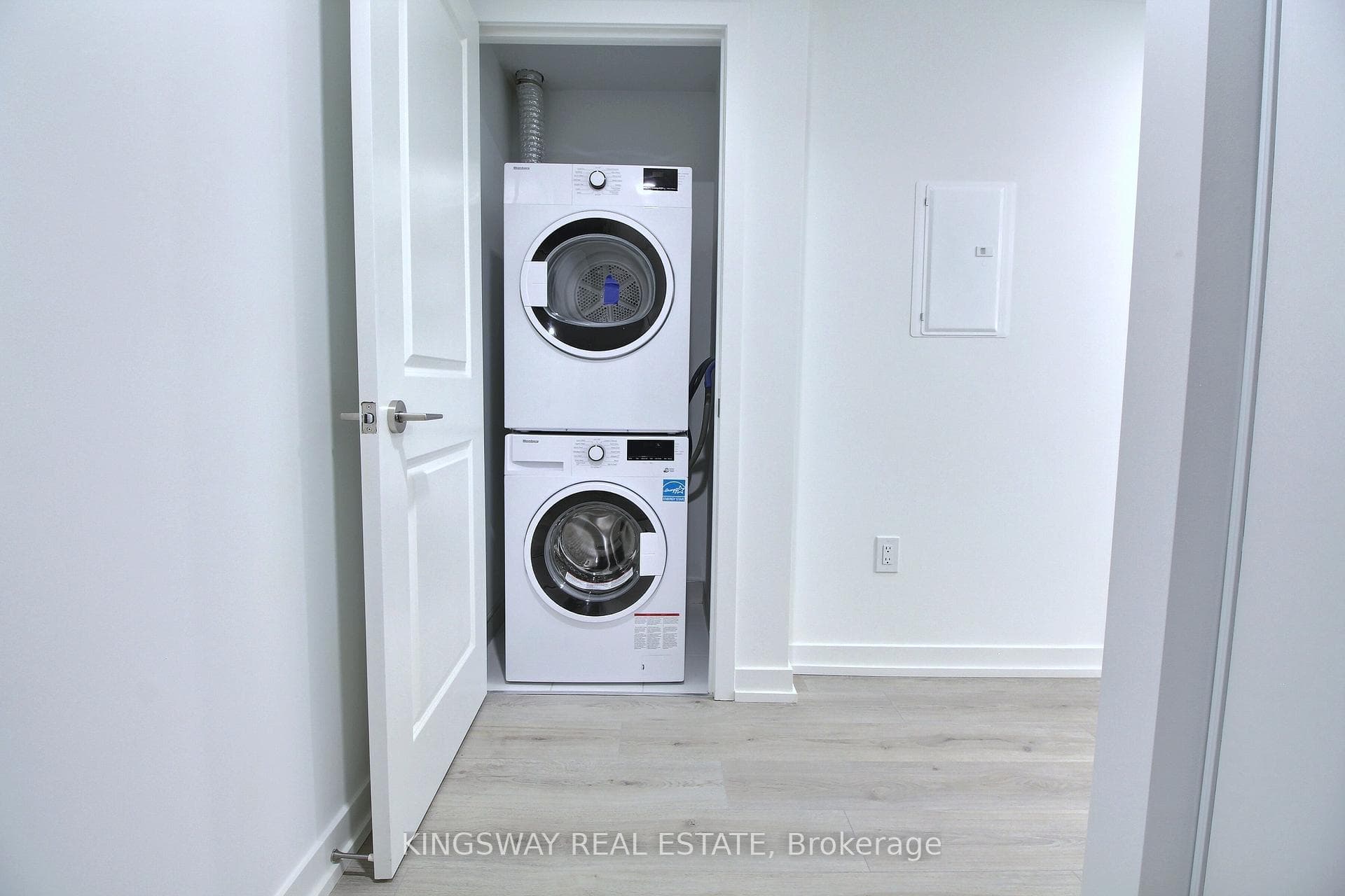 395 Bloor Street Unit 1605 photo 15