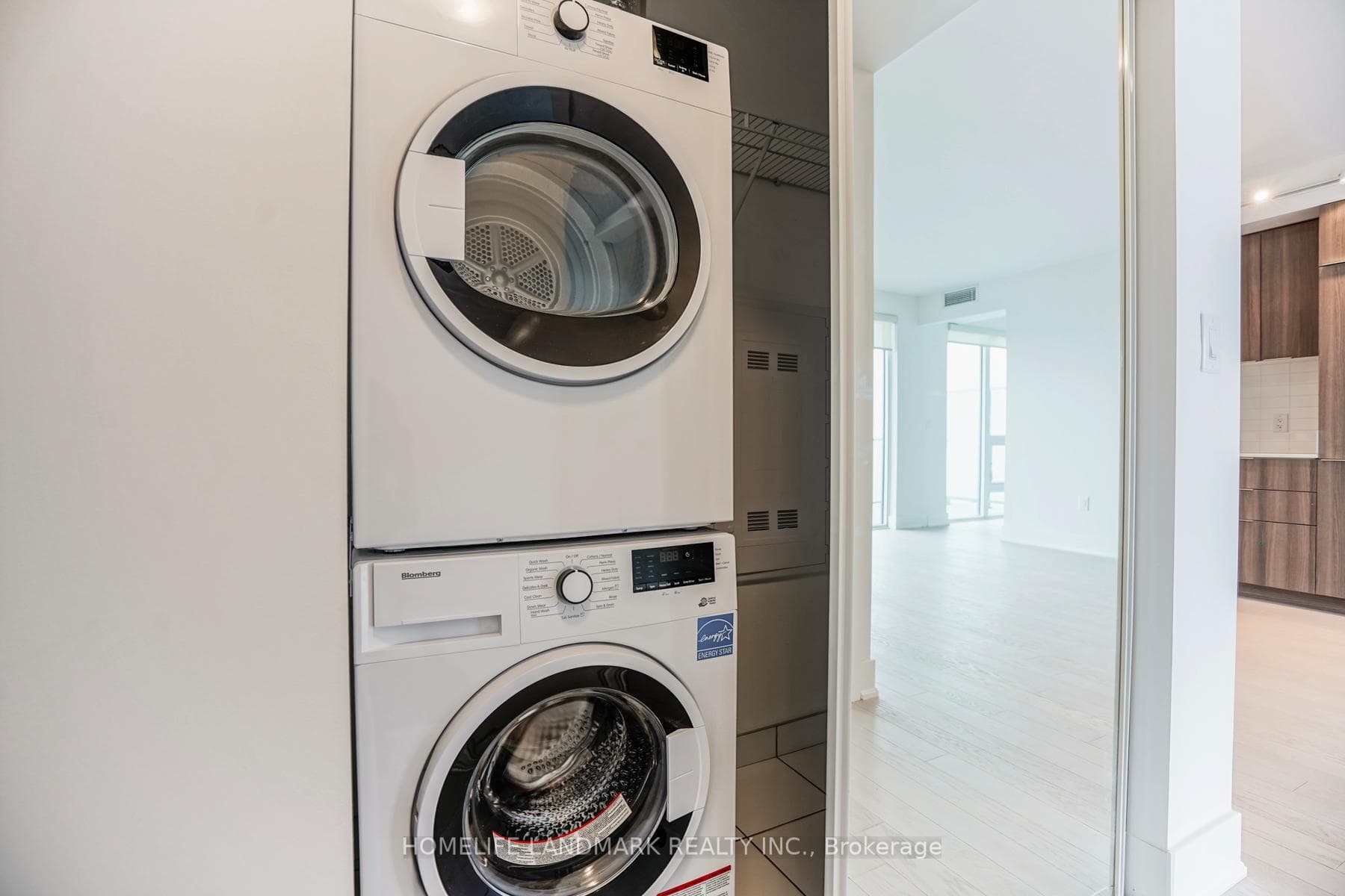 955 Bay Street Unit 3806 photo 21