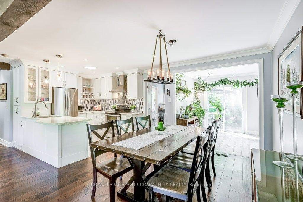 765 James Street photo 9