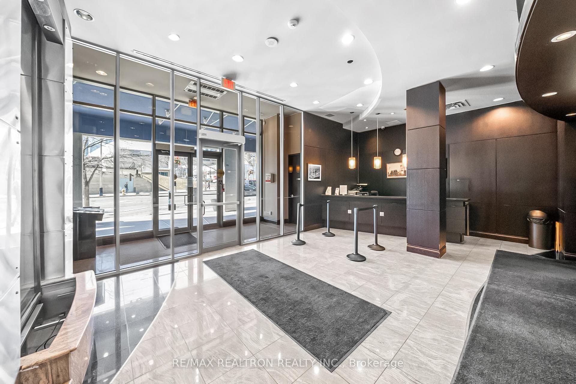 51 Lower Simcoe Street Unit 606 photo 11