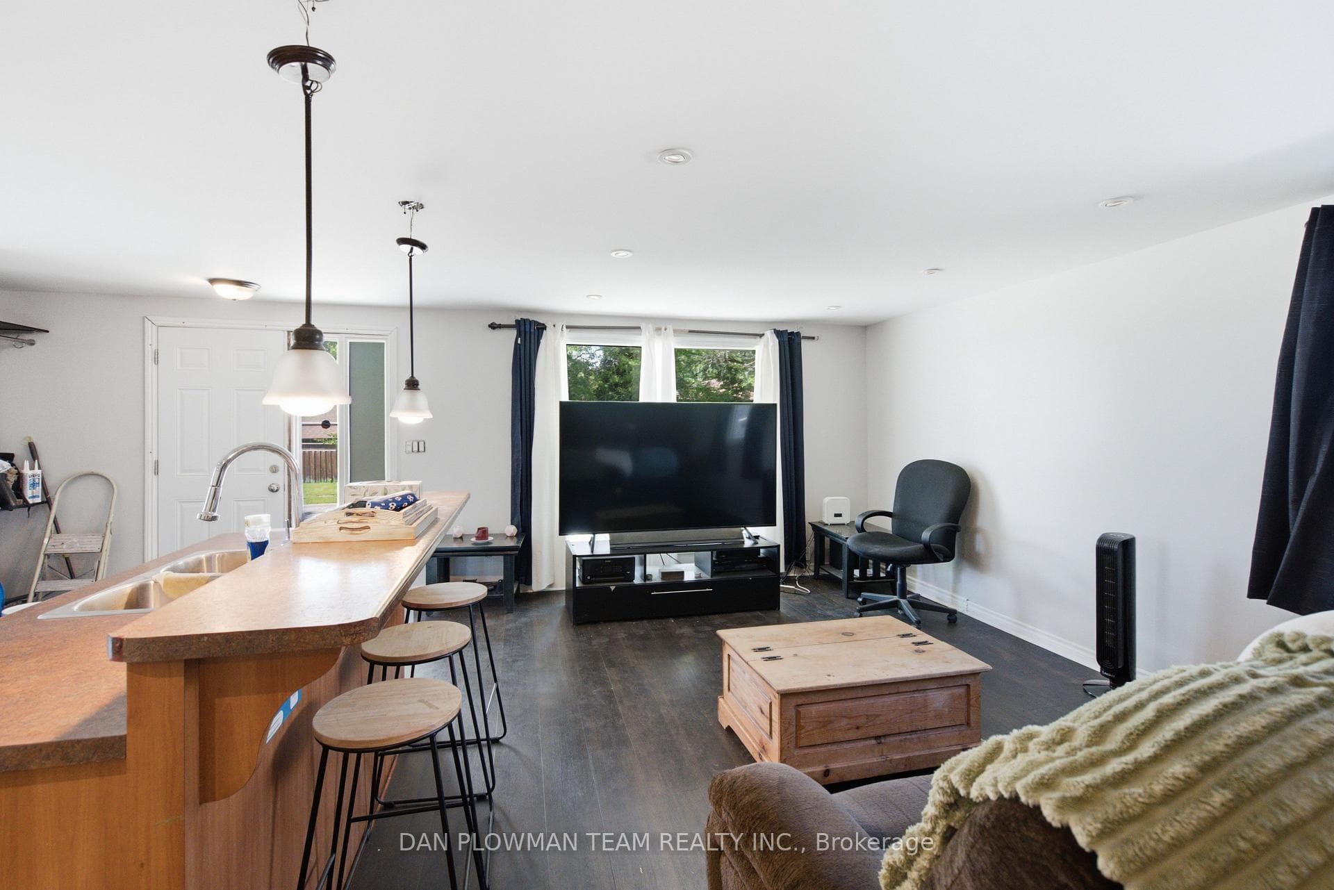 1185 Norman Court photo 6