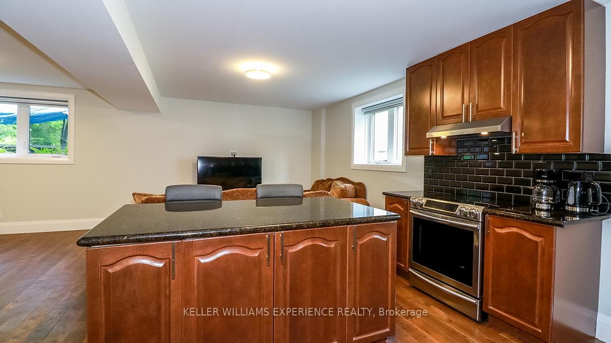 600 Mapleview Drive photo 9