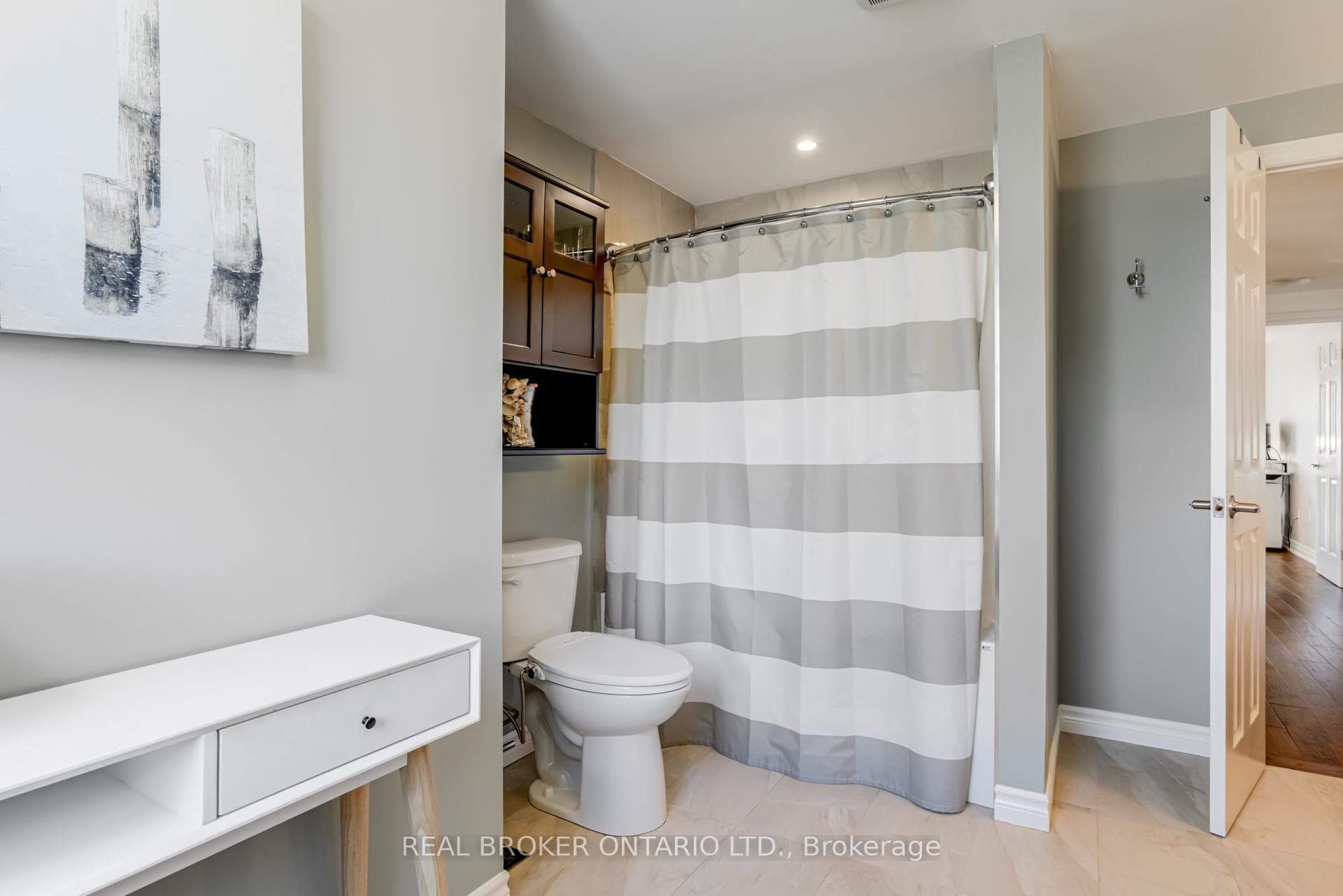 2054 Pelee Boulevard photo 25
