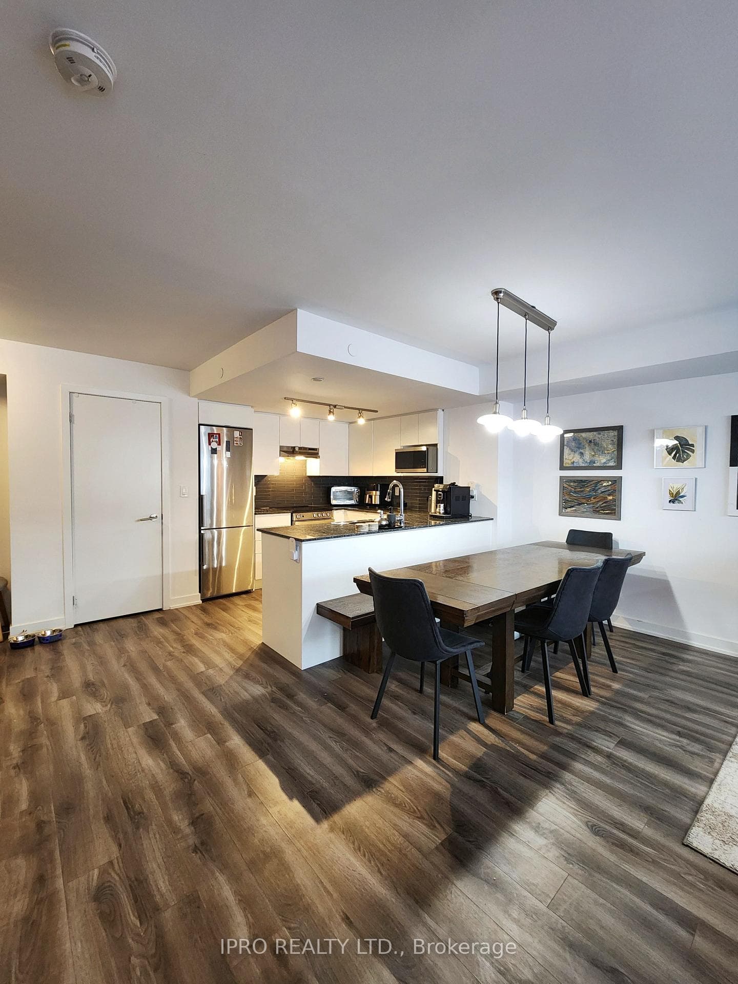 106 Varna Drive Unit 7 photo 1