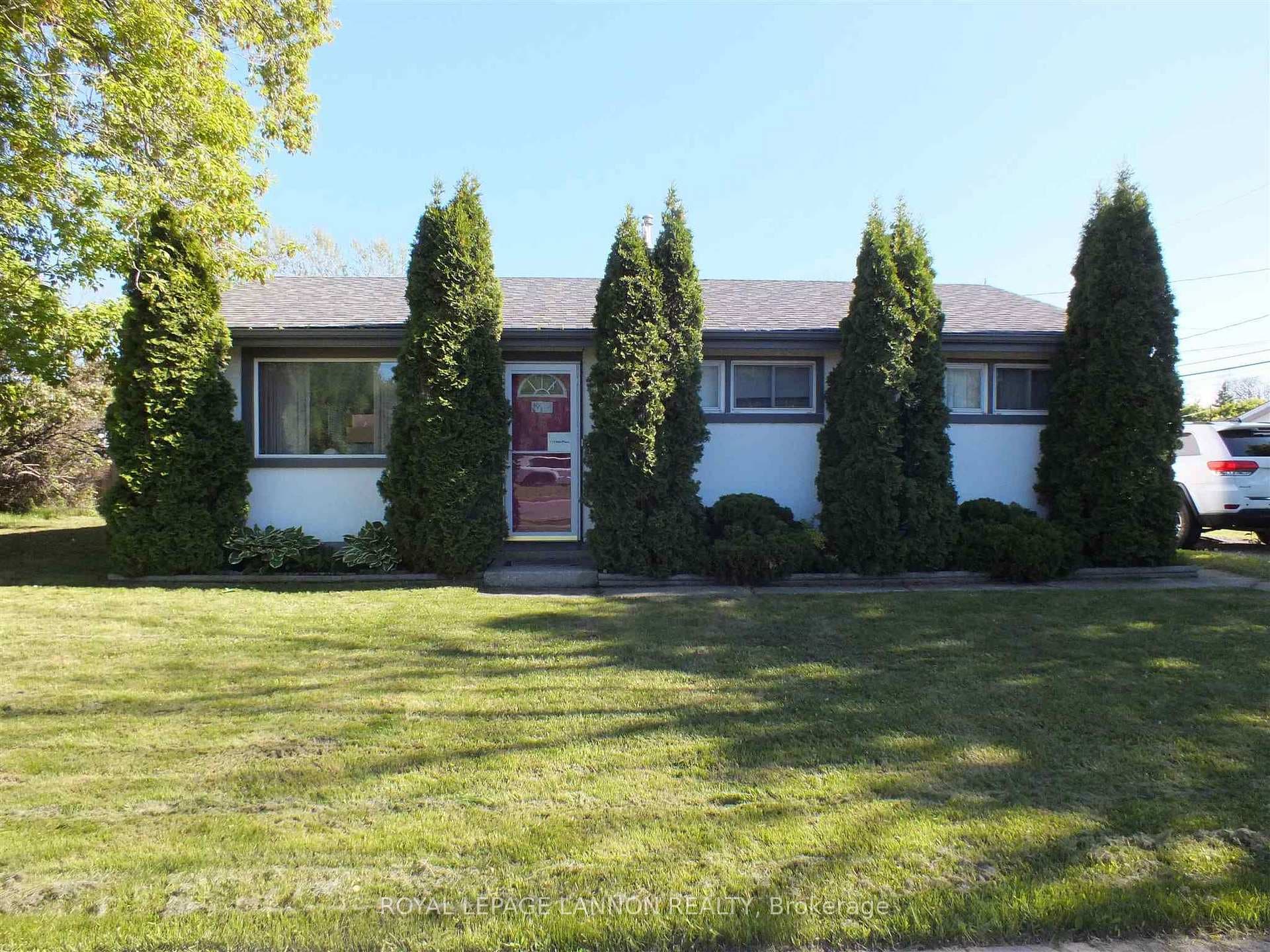 713 Hall Place photo 1