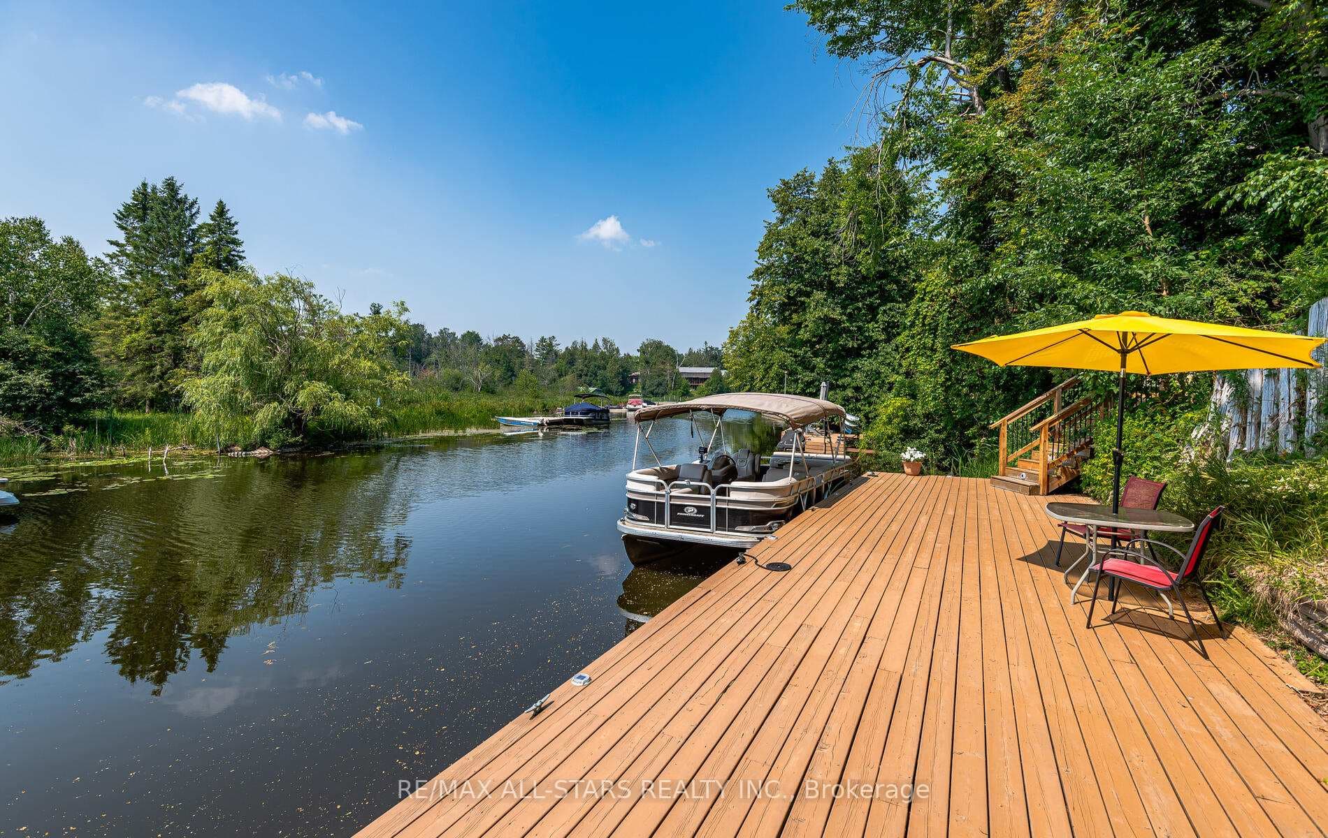 136 Riverbank Drive photo 28