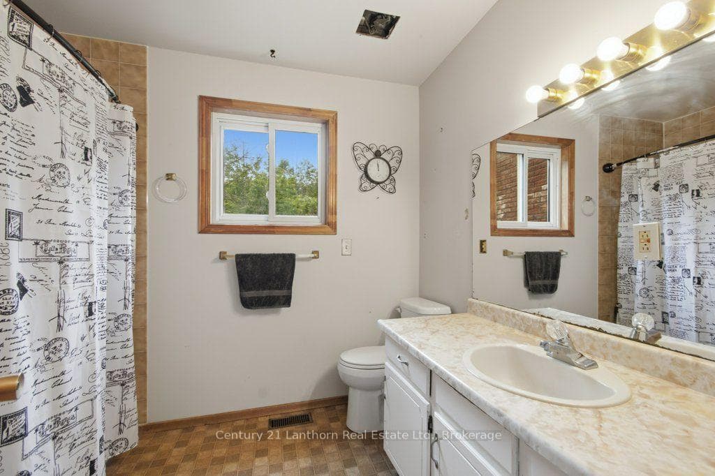 790 Clearview Road photo 27