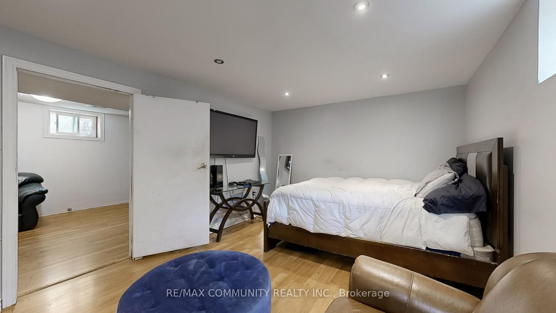 7 Gemshaw Crescent photo 42