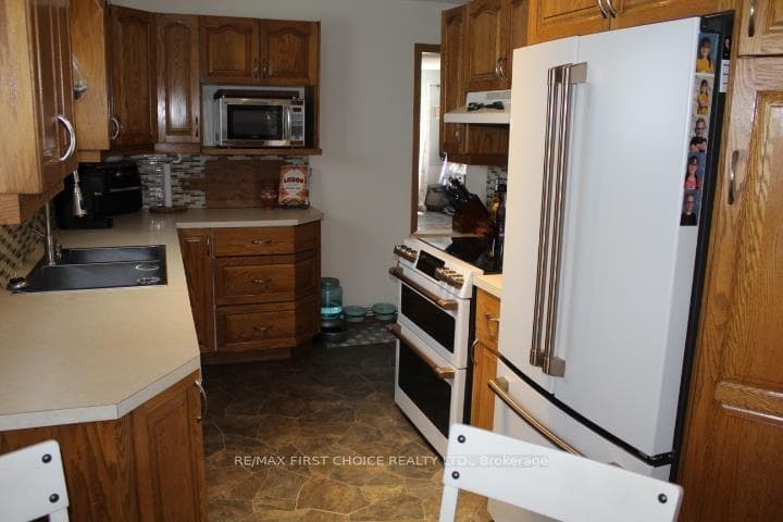 1507 Gore Street photo 8