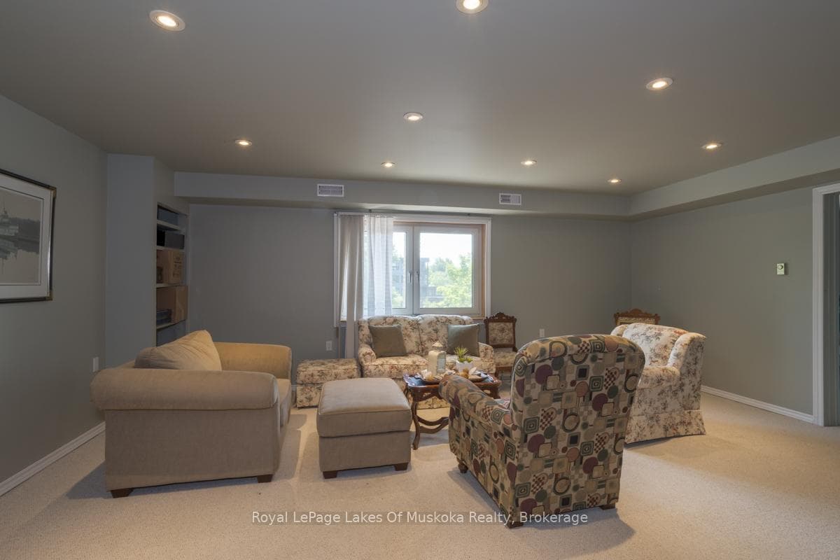 110 Dill Street photo 26