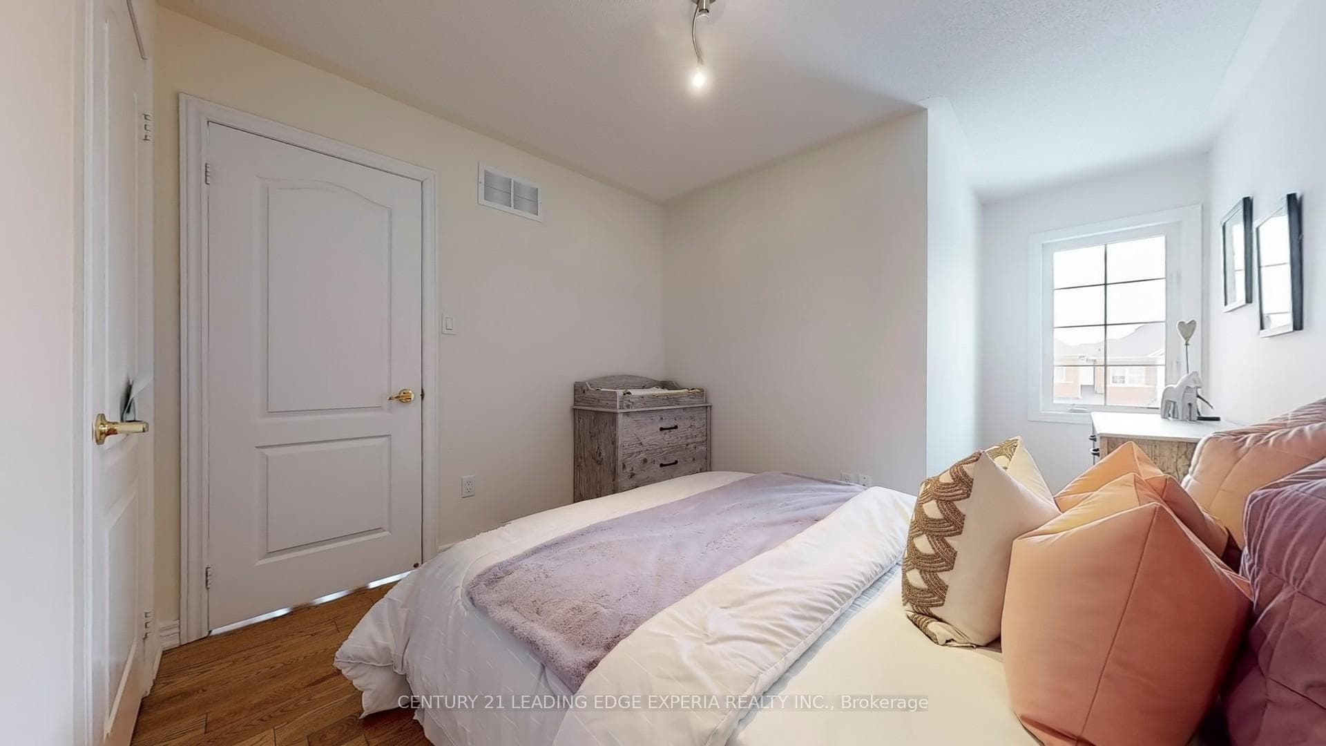 33 Brown Lane photo 32