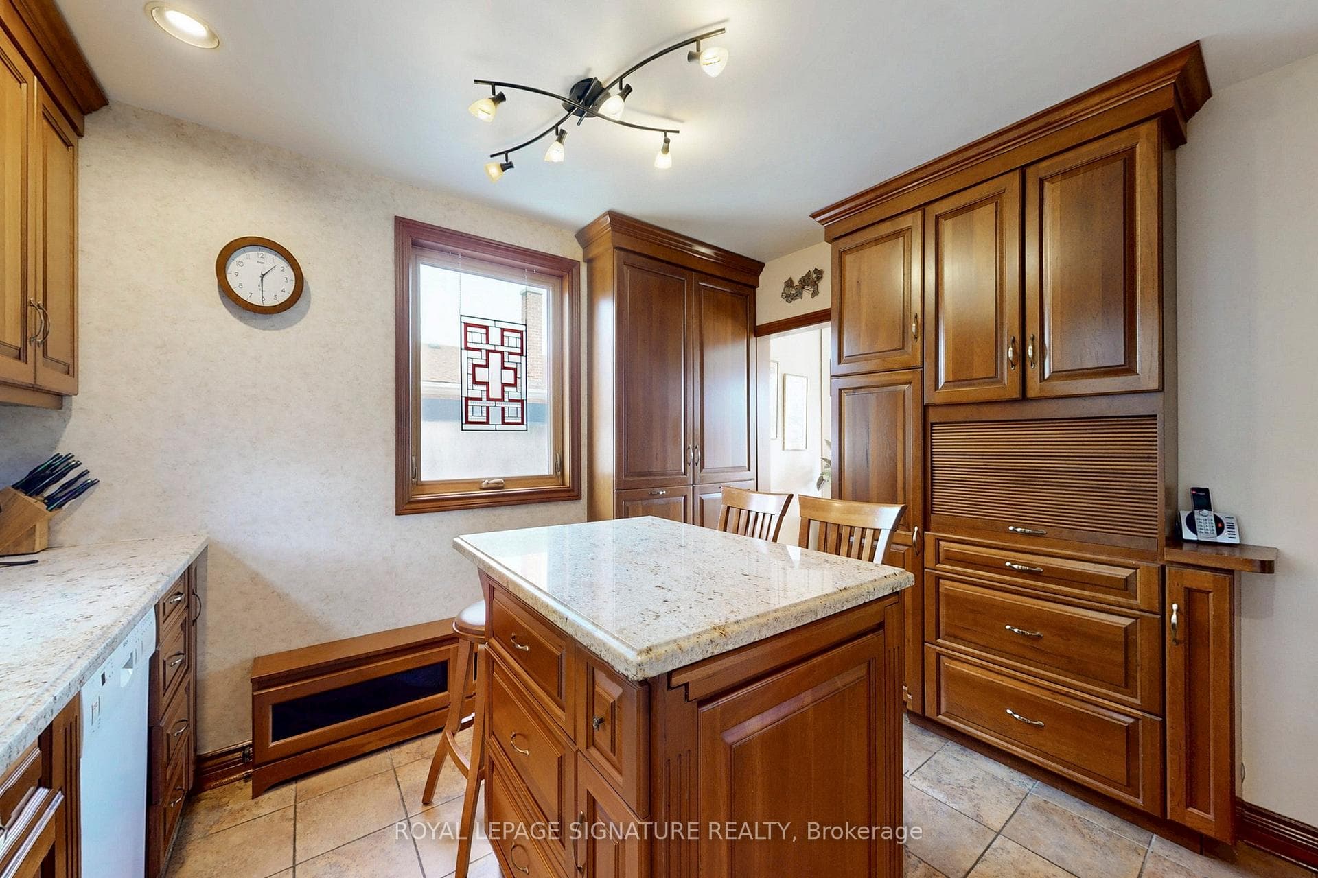 28 Wexford Boulevard photo 12