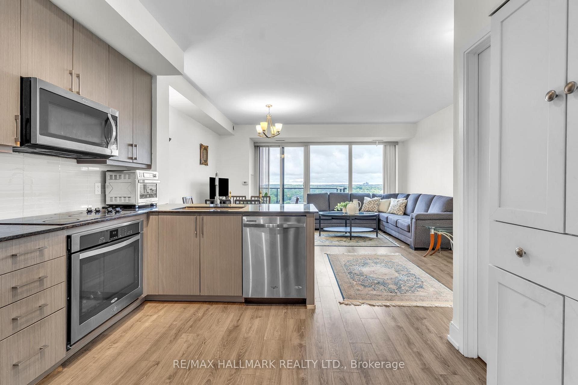 9608 Yonge Street Unit 1609A photo 10