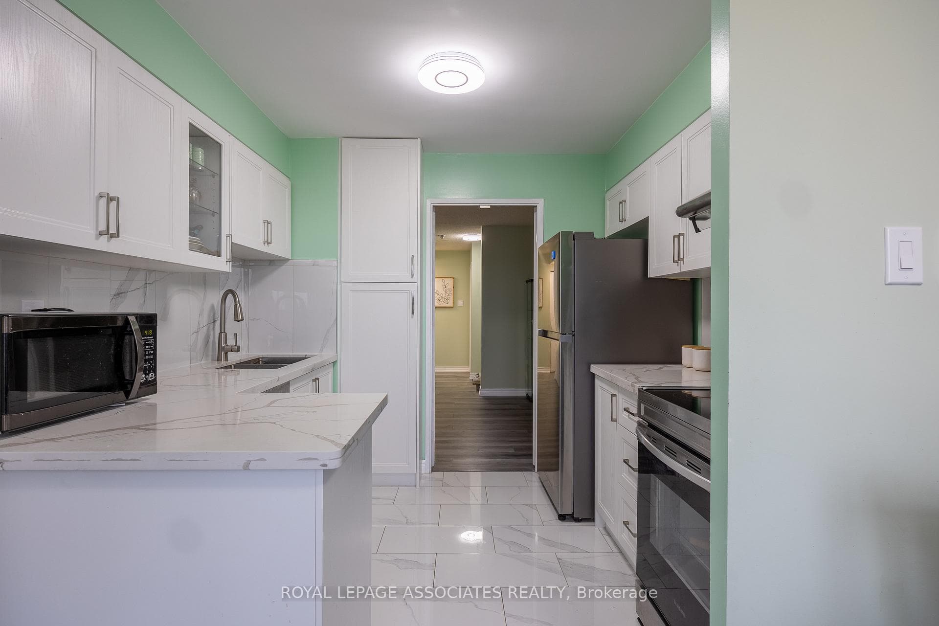 410 Mclevin Avenue Unit 1608 photo 16
