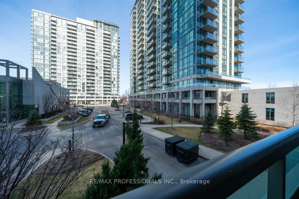 335 Rathburn Road Unit 203 photo 22