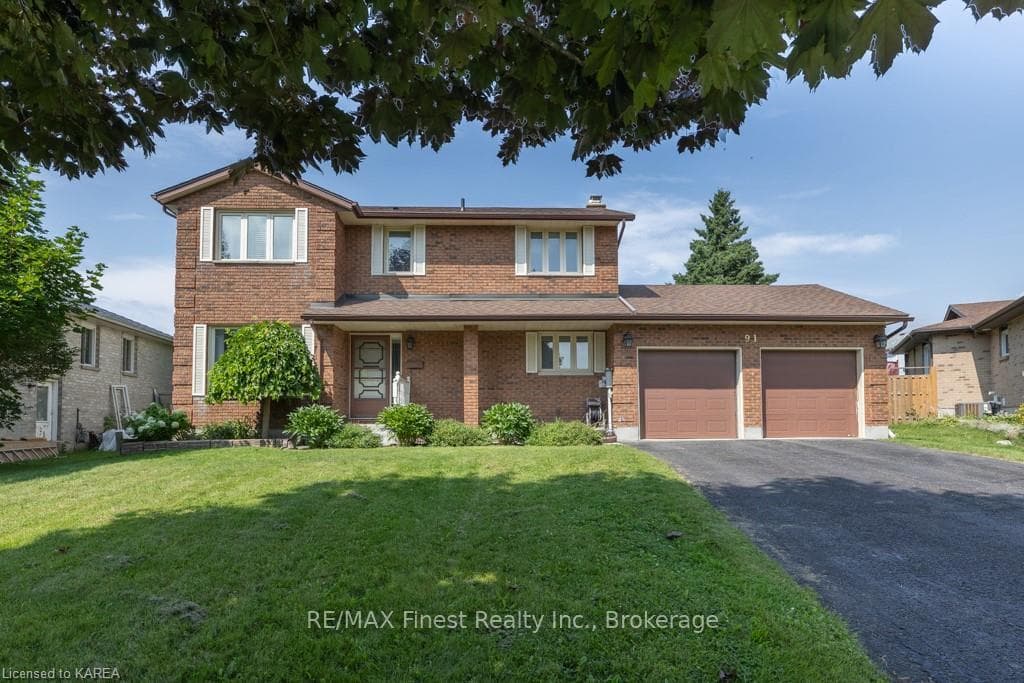 91 NICHOLSON Crescent photo 1