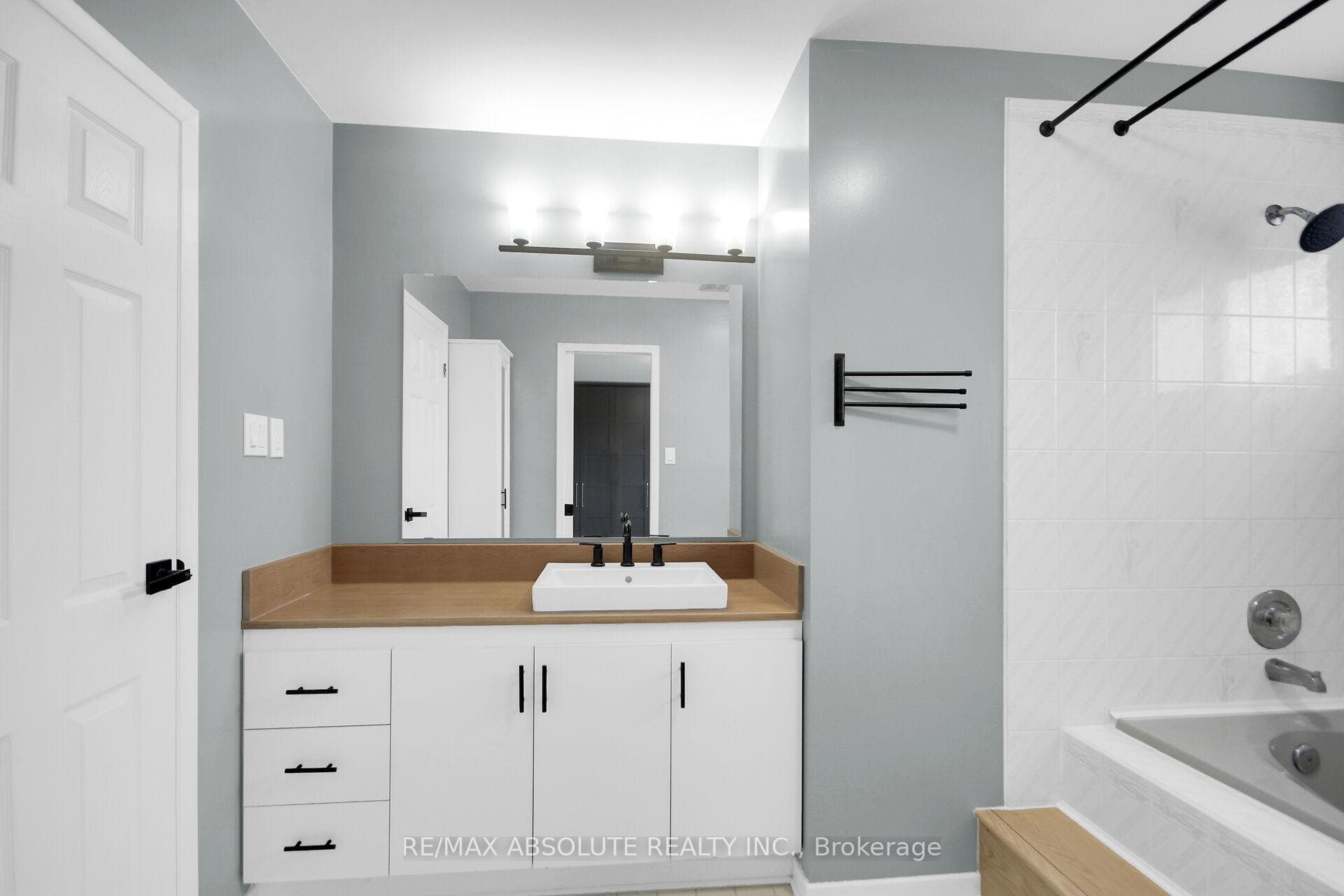 60 Foothills Drive photo 25