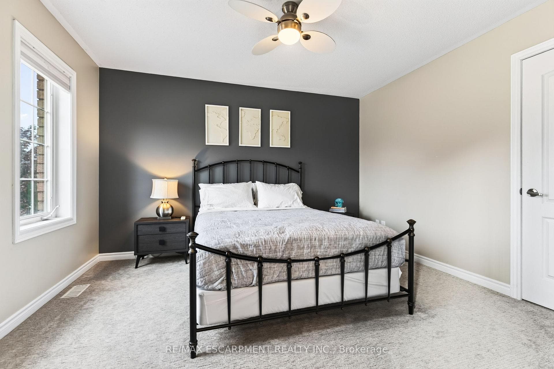 16 Watercliff Place photo 25