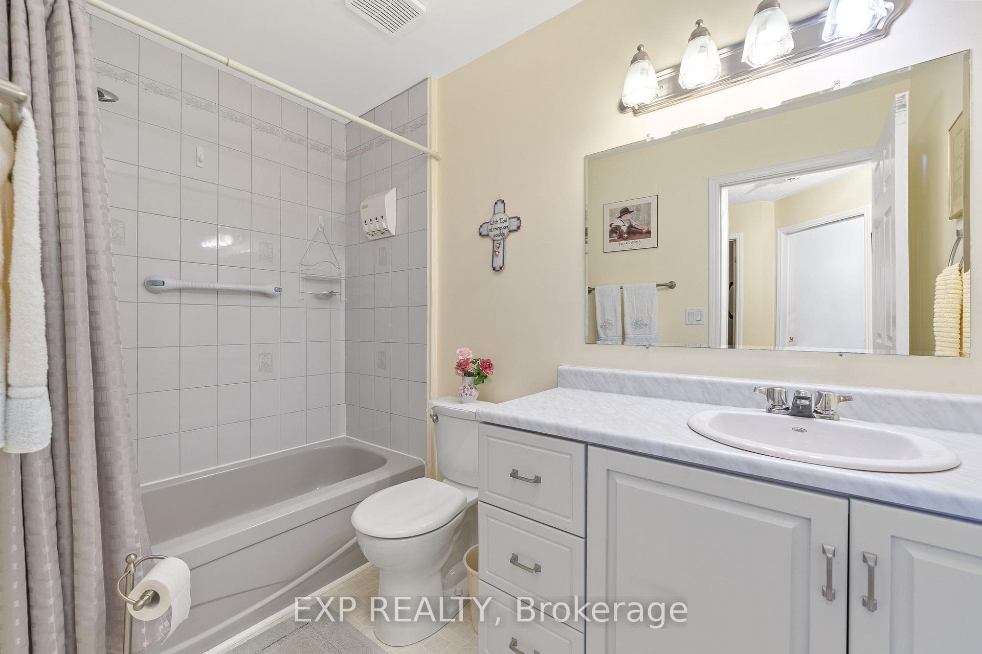 Main 4 piece bath