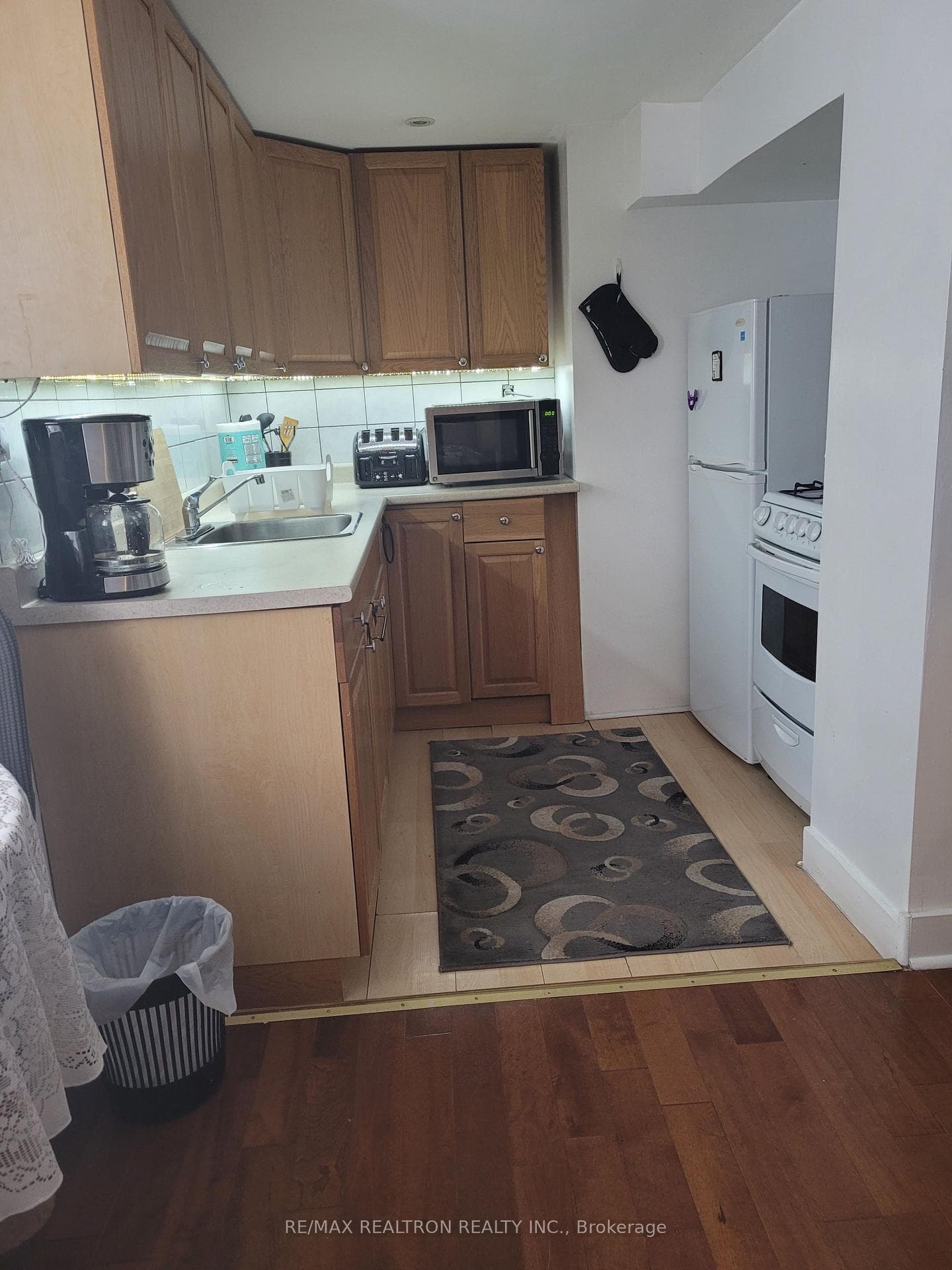 153 Pitt Avenue photo 19