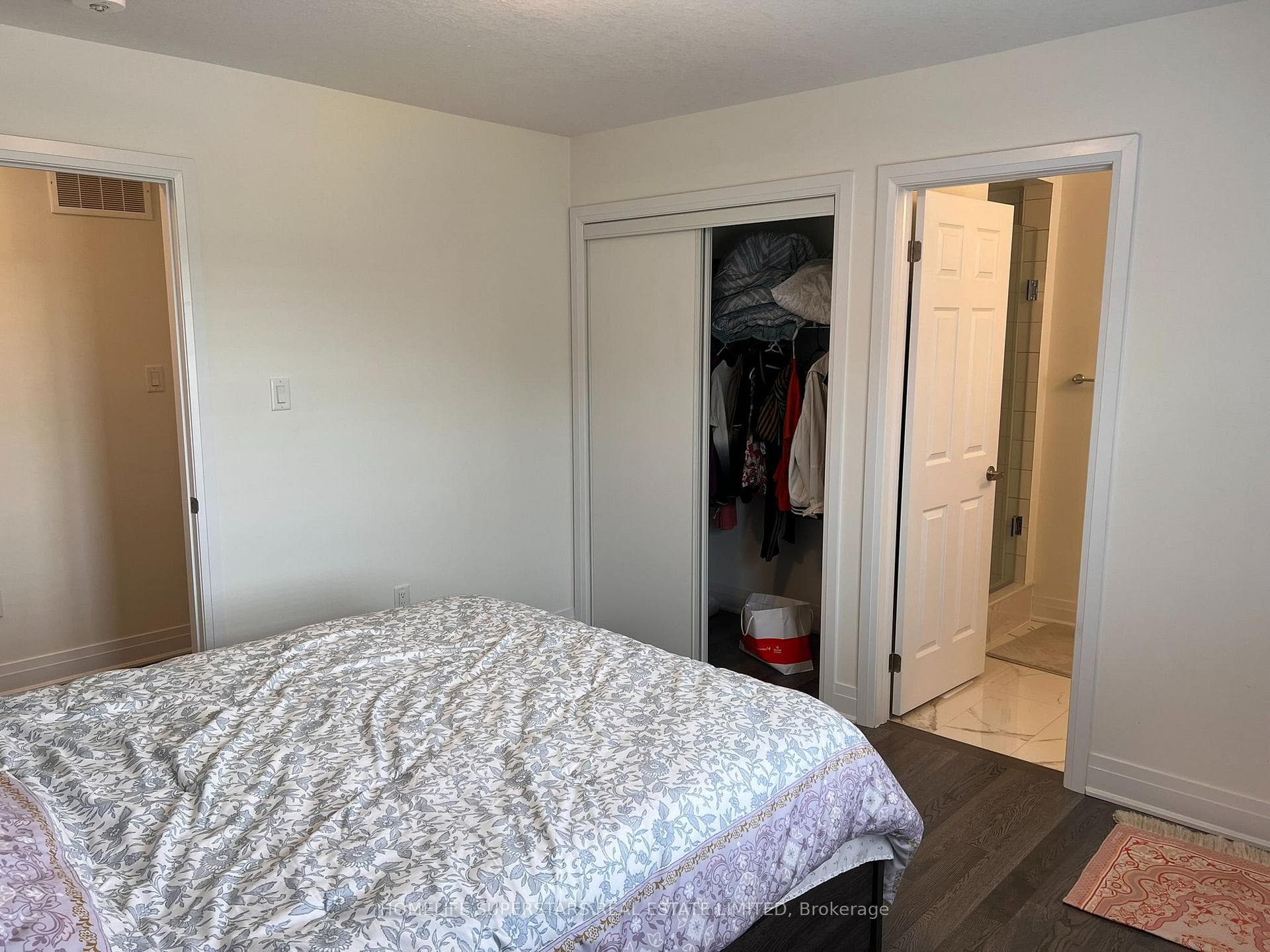 188 AVIRON Crescent photo 43