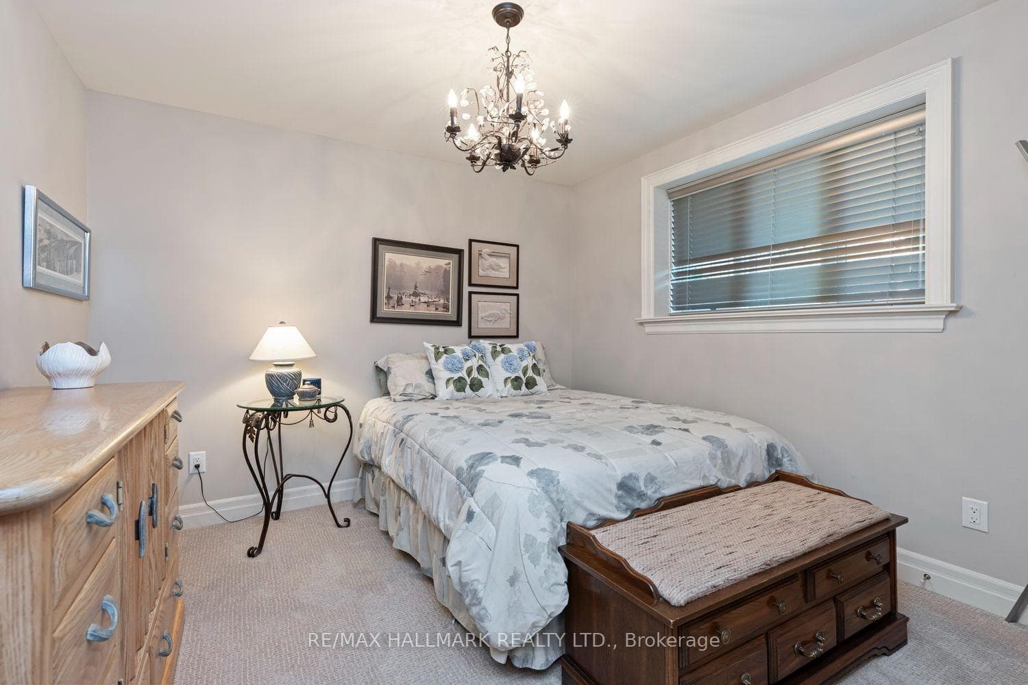 25 Queensborough Crescent photo 31