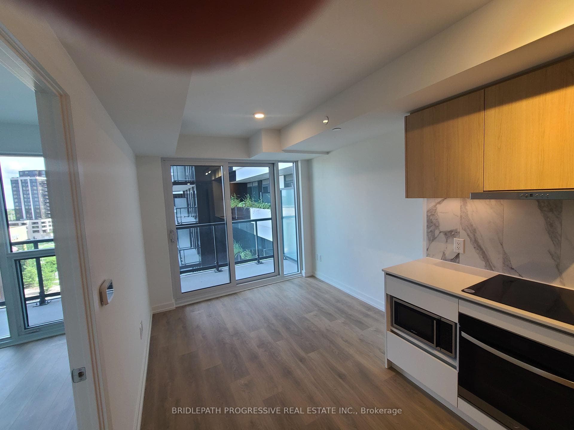 1100 Sheppard Avenue Unit 832 photo 4
