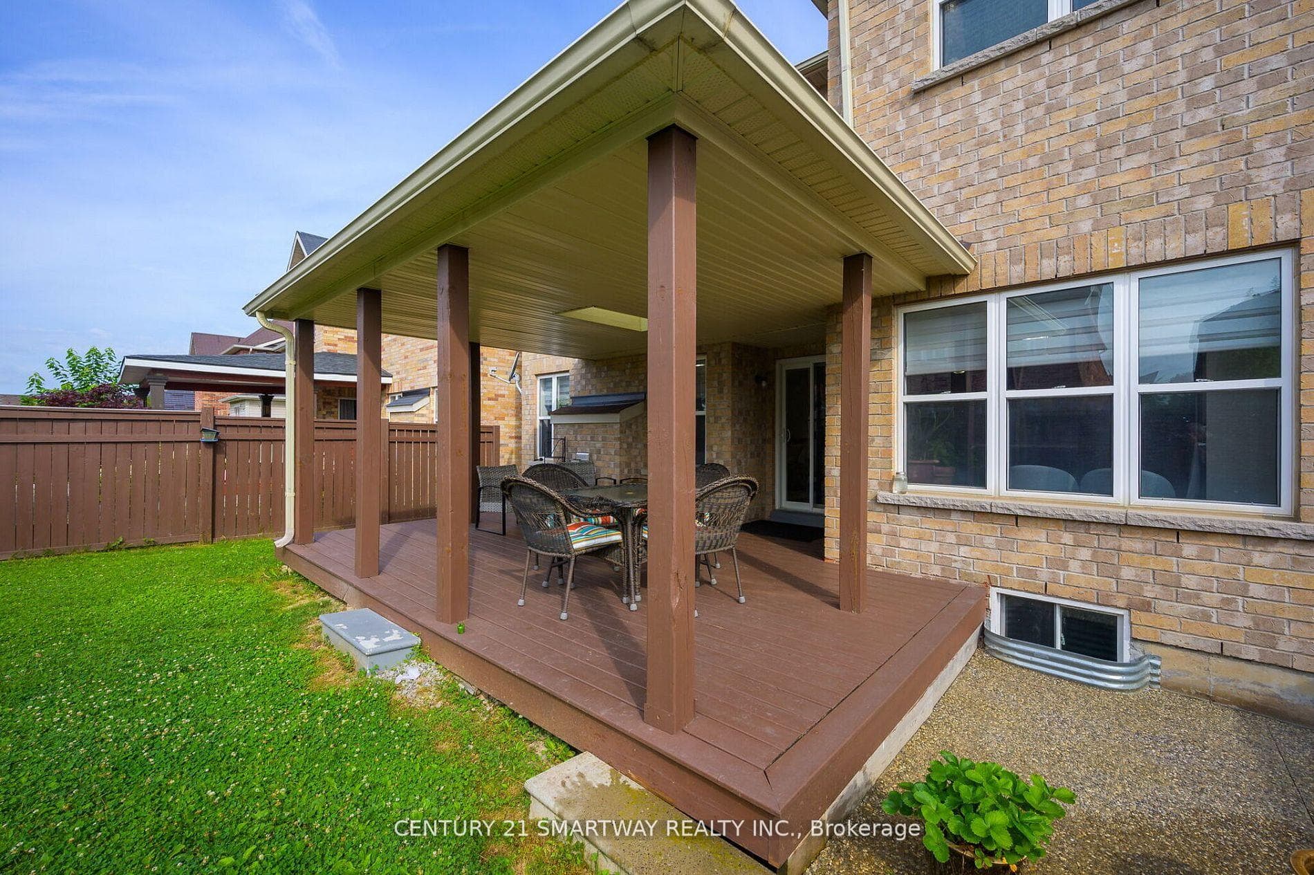 159 Wright Crescent photo 36