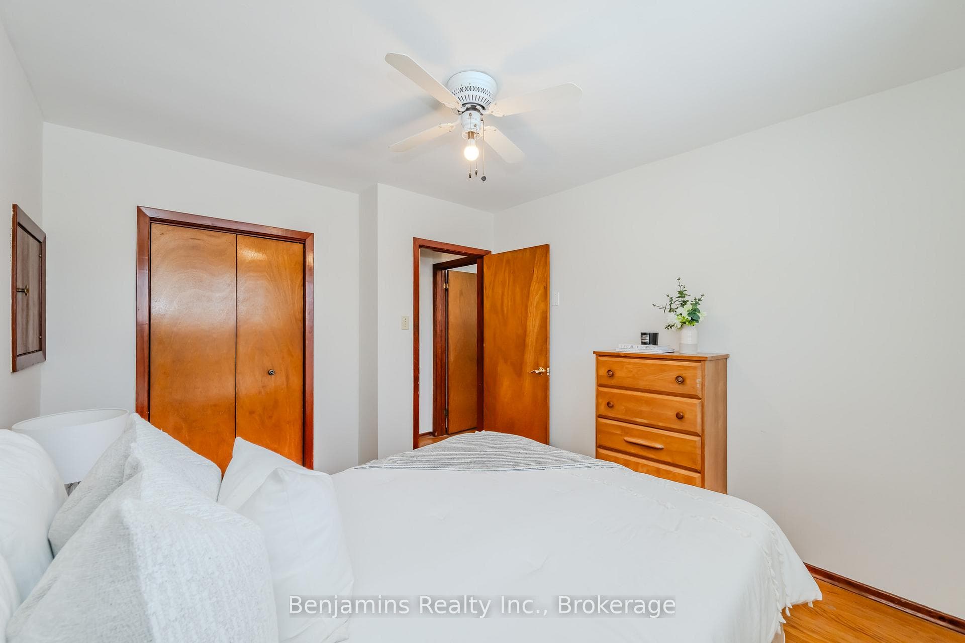 11 Willow Avenue photo 25