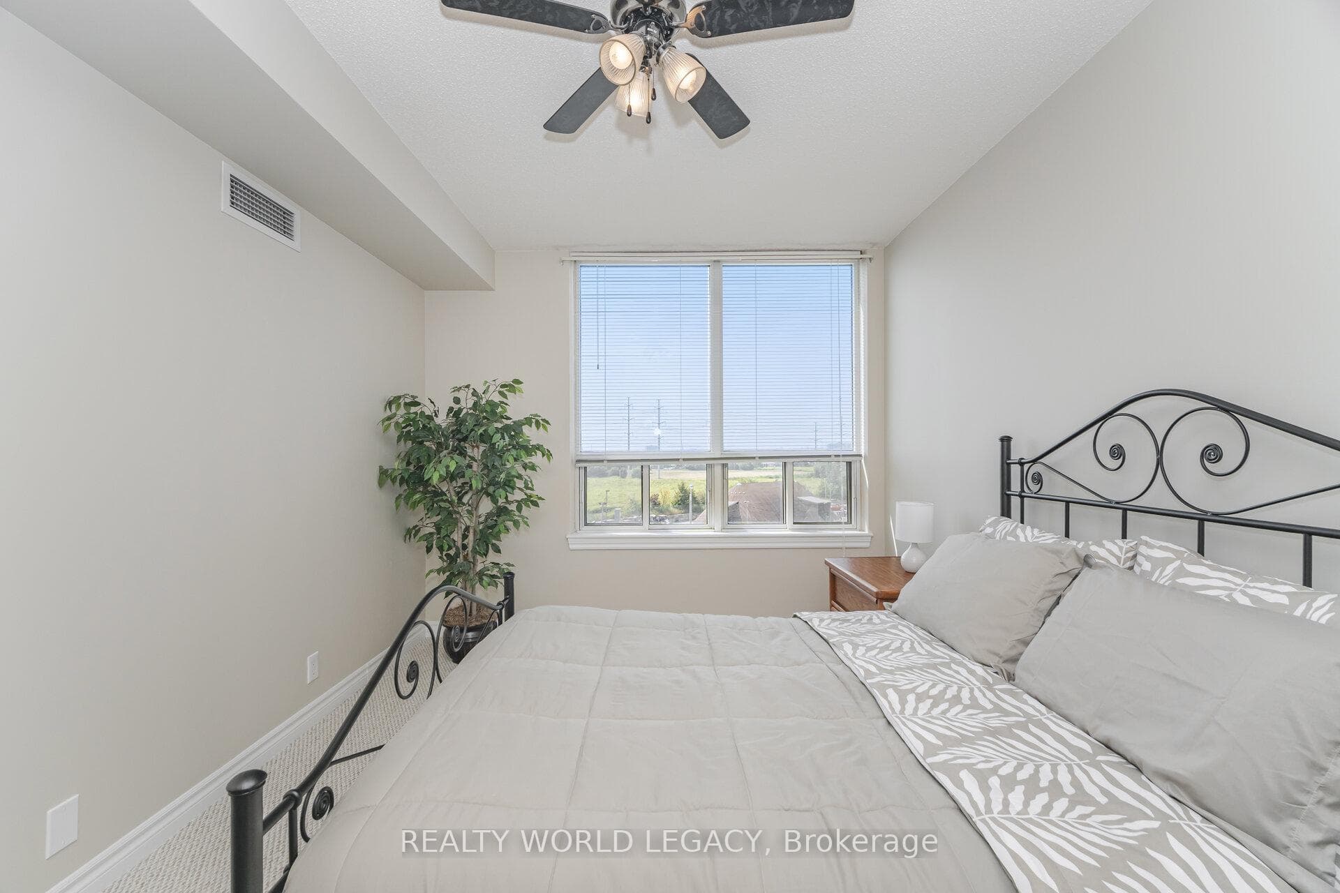1720 Eglinton Avenue Unit 610 photo 20