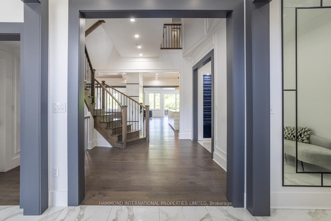 32 Sir Henry Court photo 2