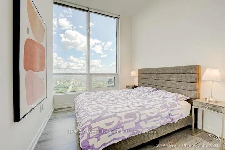 395 Bloor Street Unit 5507 photo 2