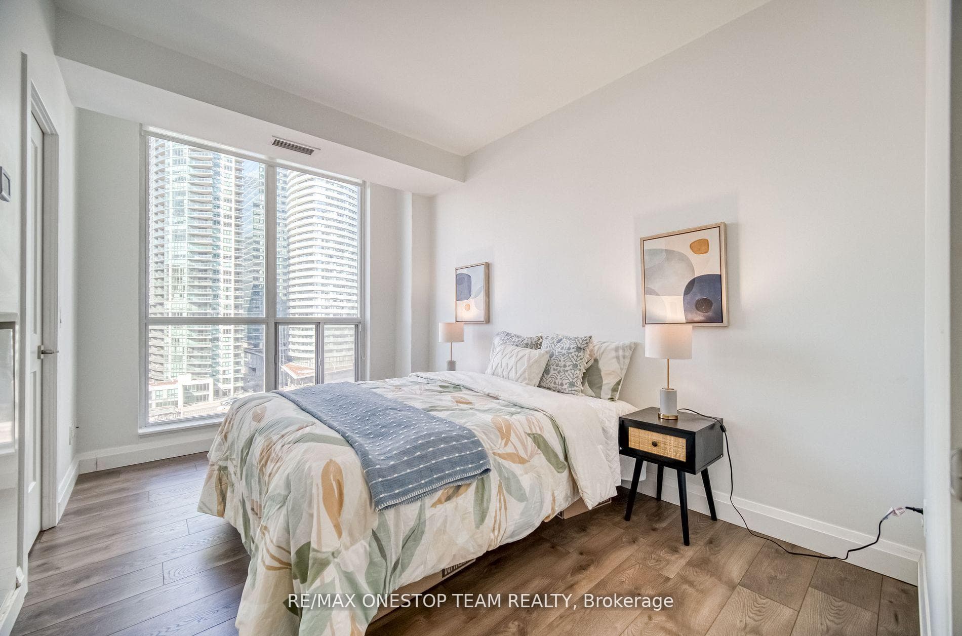218 Queens Quay Unit 1002 photo 22