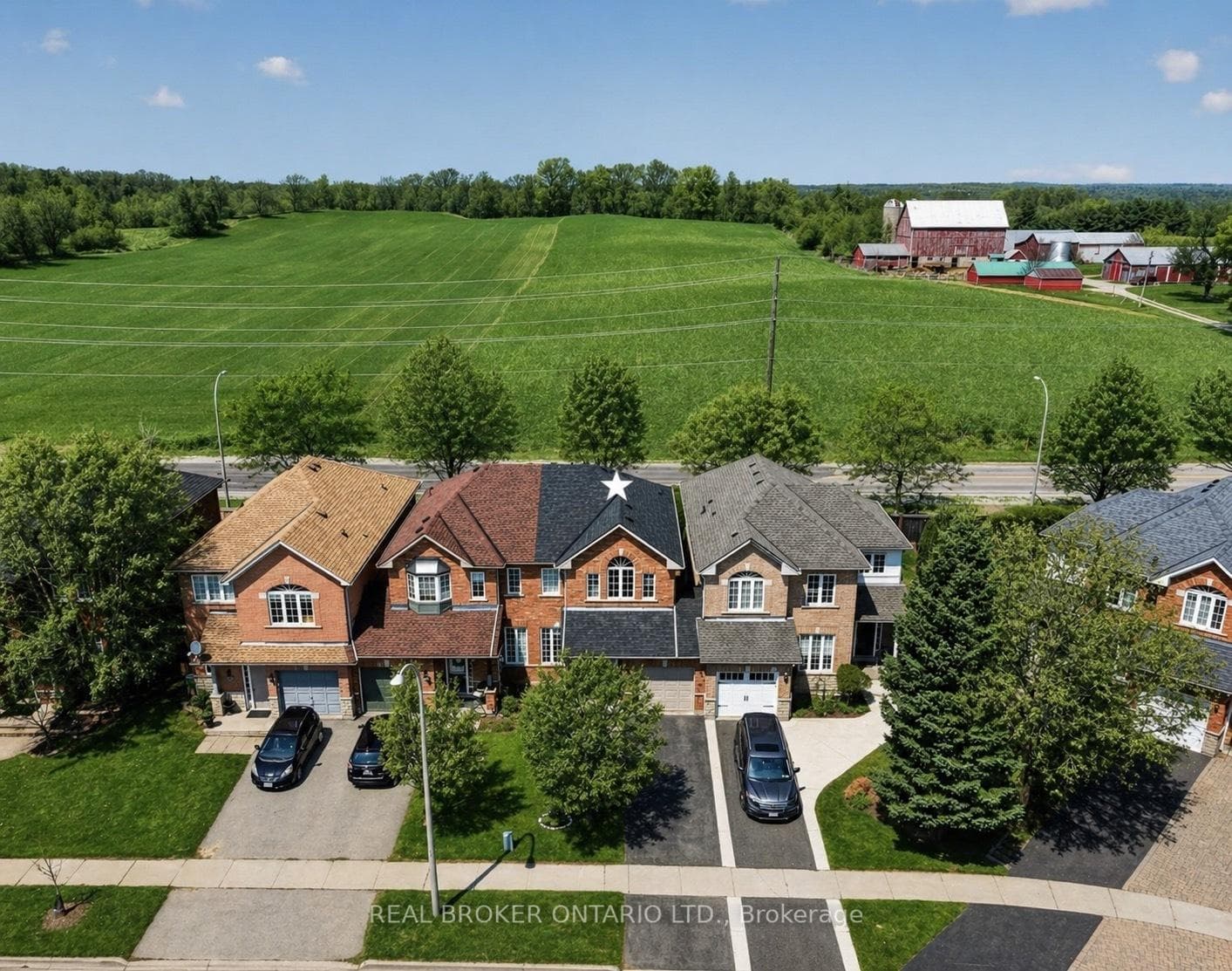 62 Moore Crescent photo 1