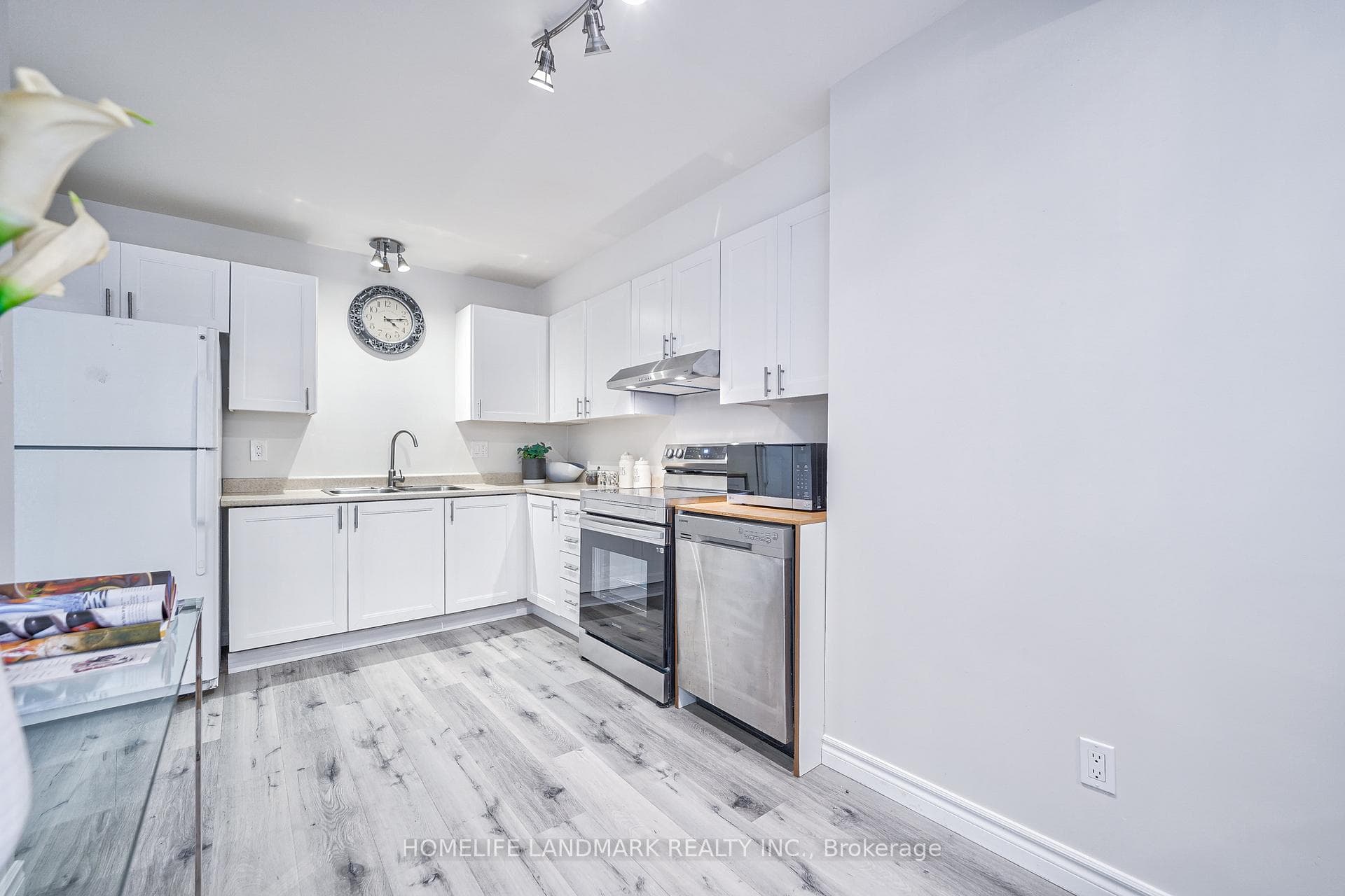 215 Mississauga Valley Boulevard Unit 113 photo 12
