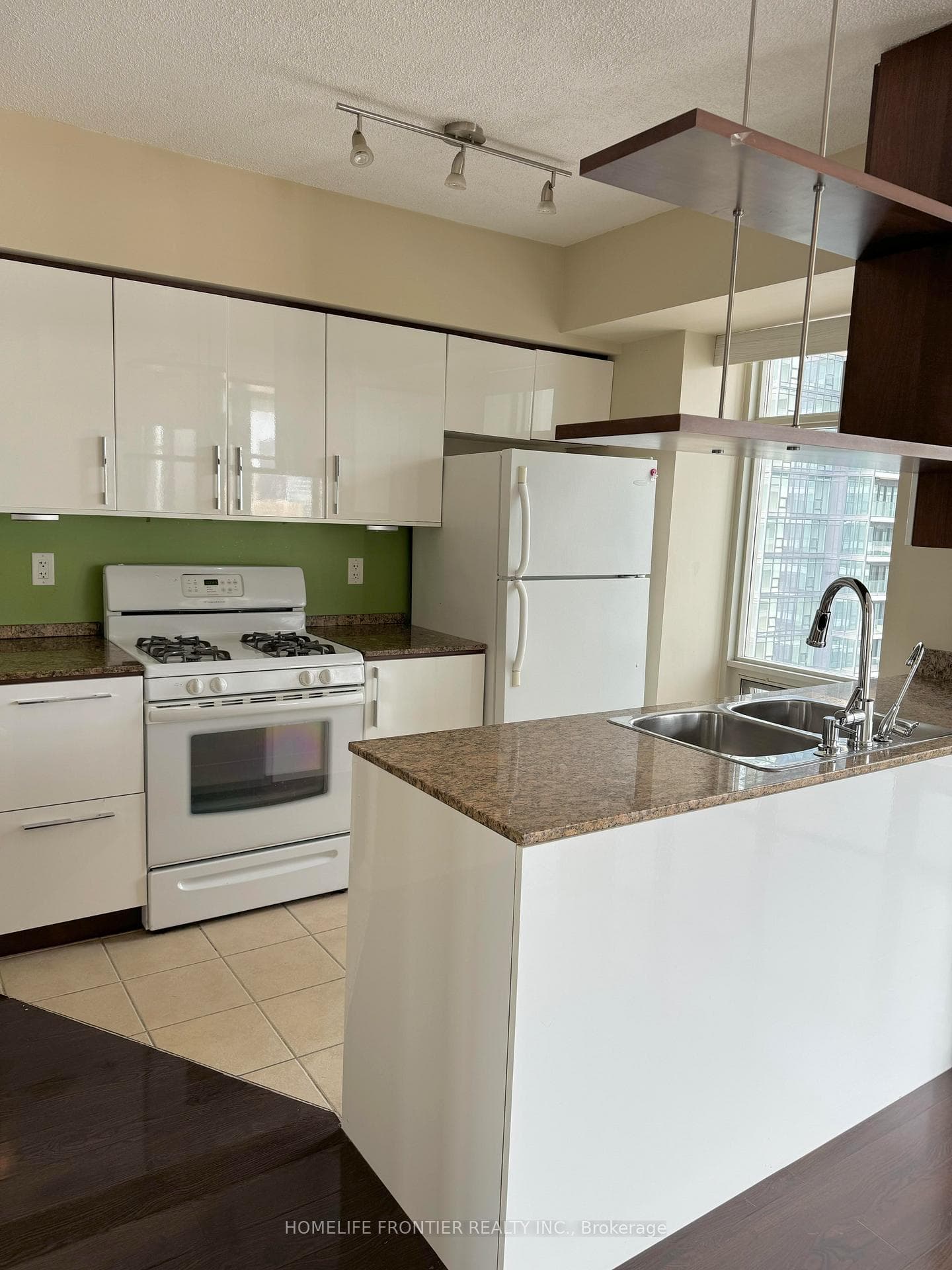 10 Navy Wharf Court Unit 3806 photo 6