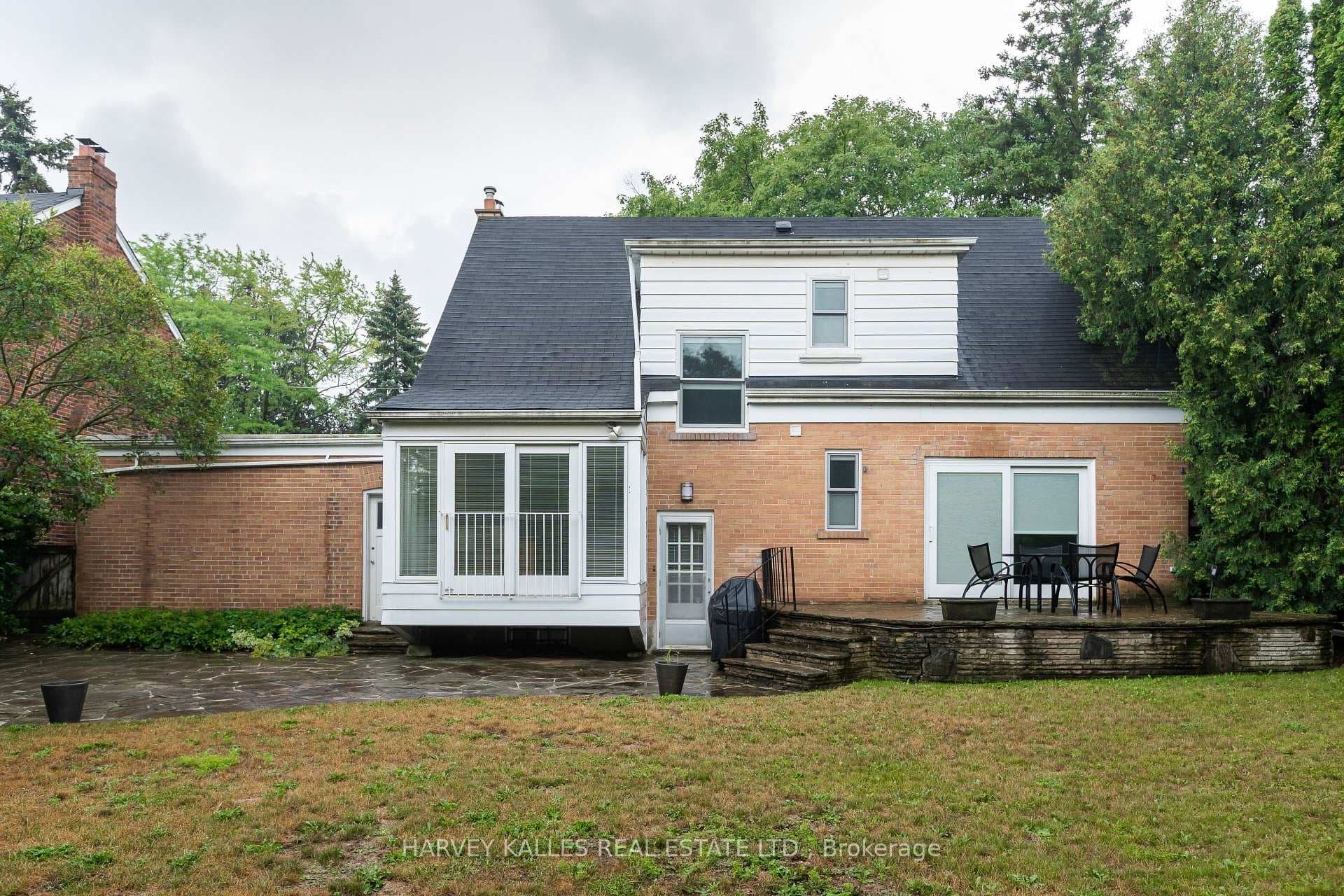 536 Blythwood Road photo 39
