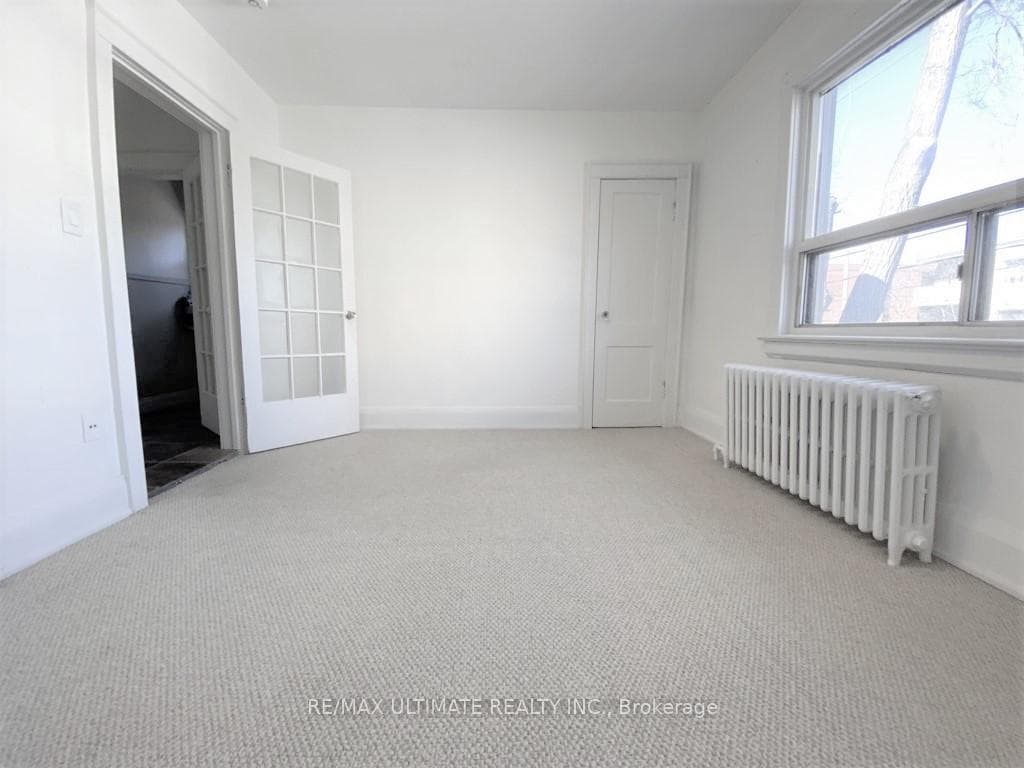 533 Kingston Road photo 37