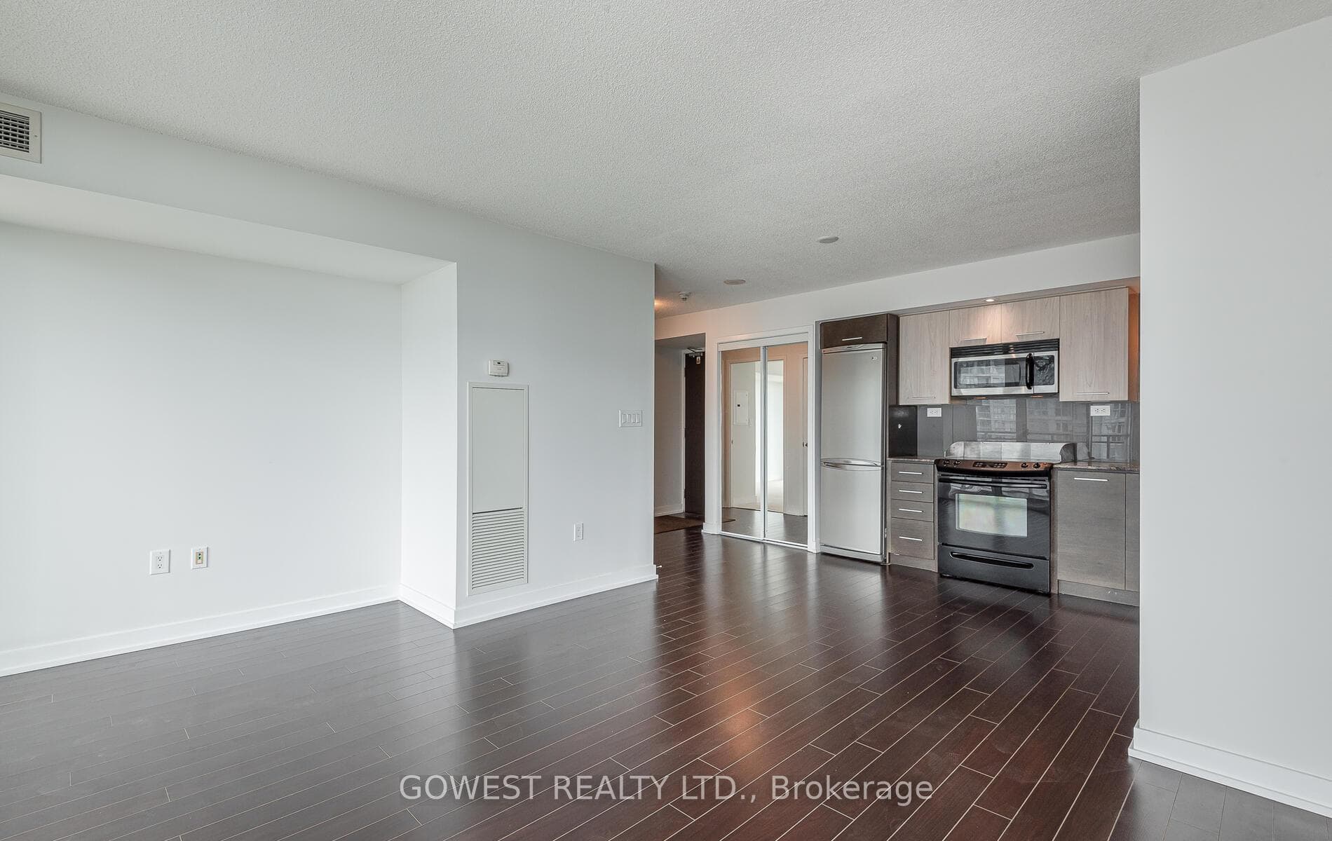 8 TELEGRAM Mews Unit 1810 photo 16