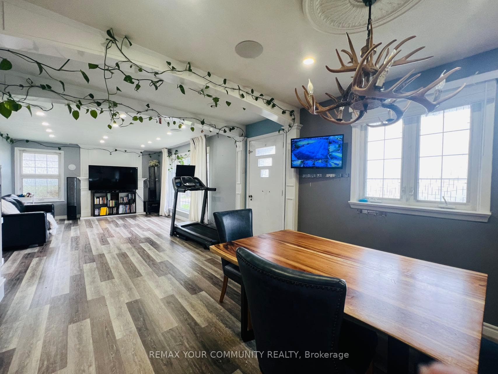 211 James Street photo 6