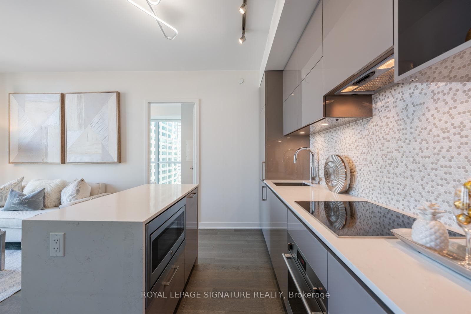 1 Yorkville Avenue Unit 1411 photo 8