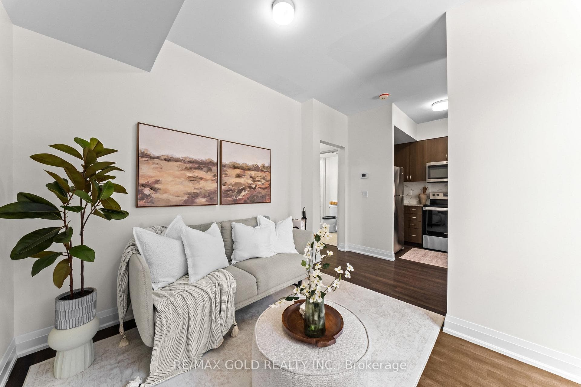 18 Coles Avenue Unit 602 photo 18