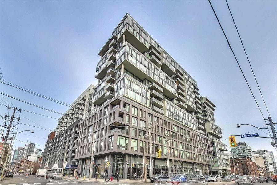 111 BATHURST Street Unit 422 photo 27