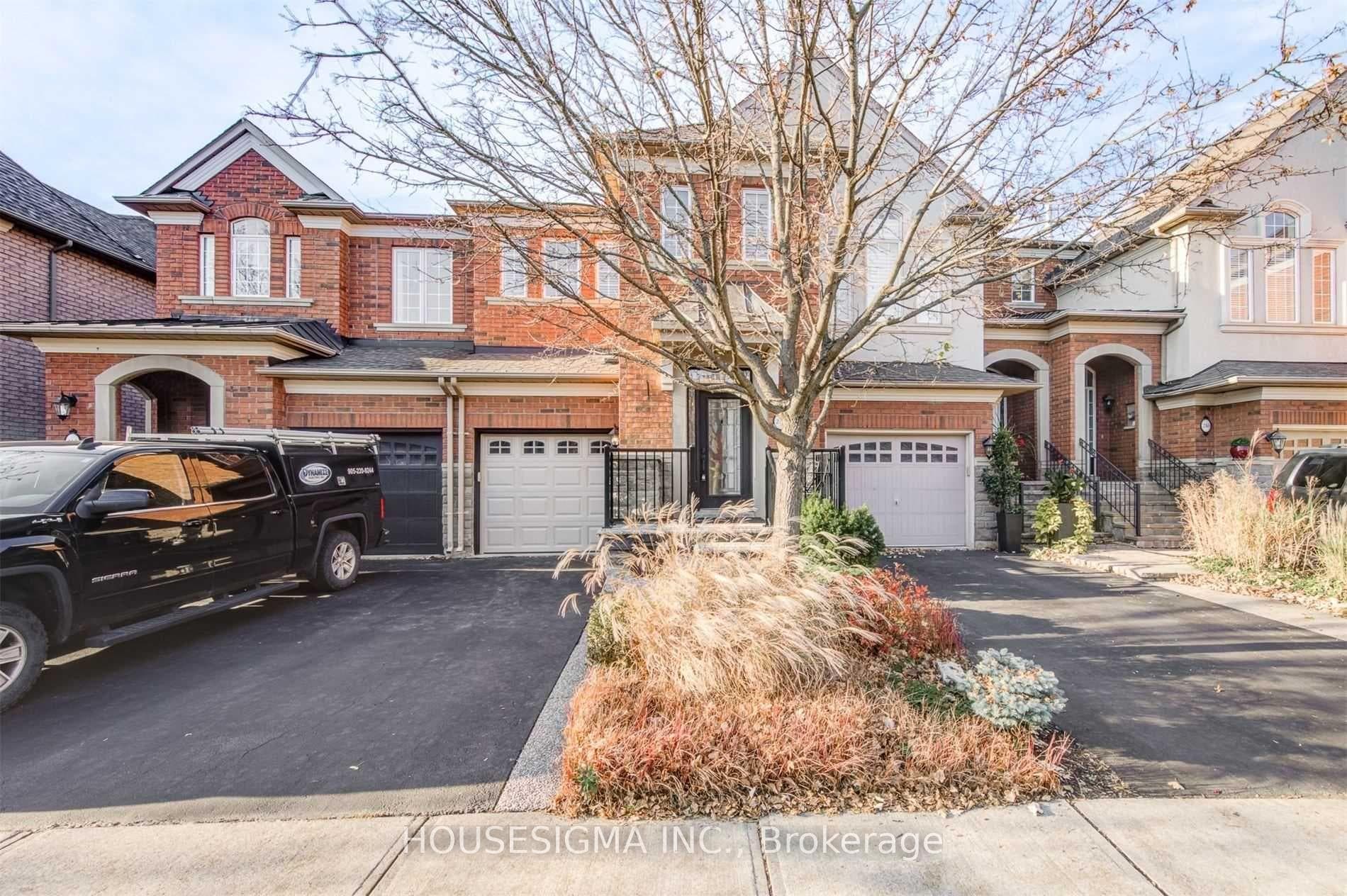 244 Tawny Crescent photo 3