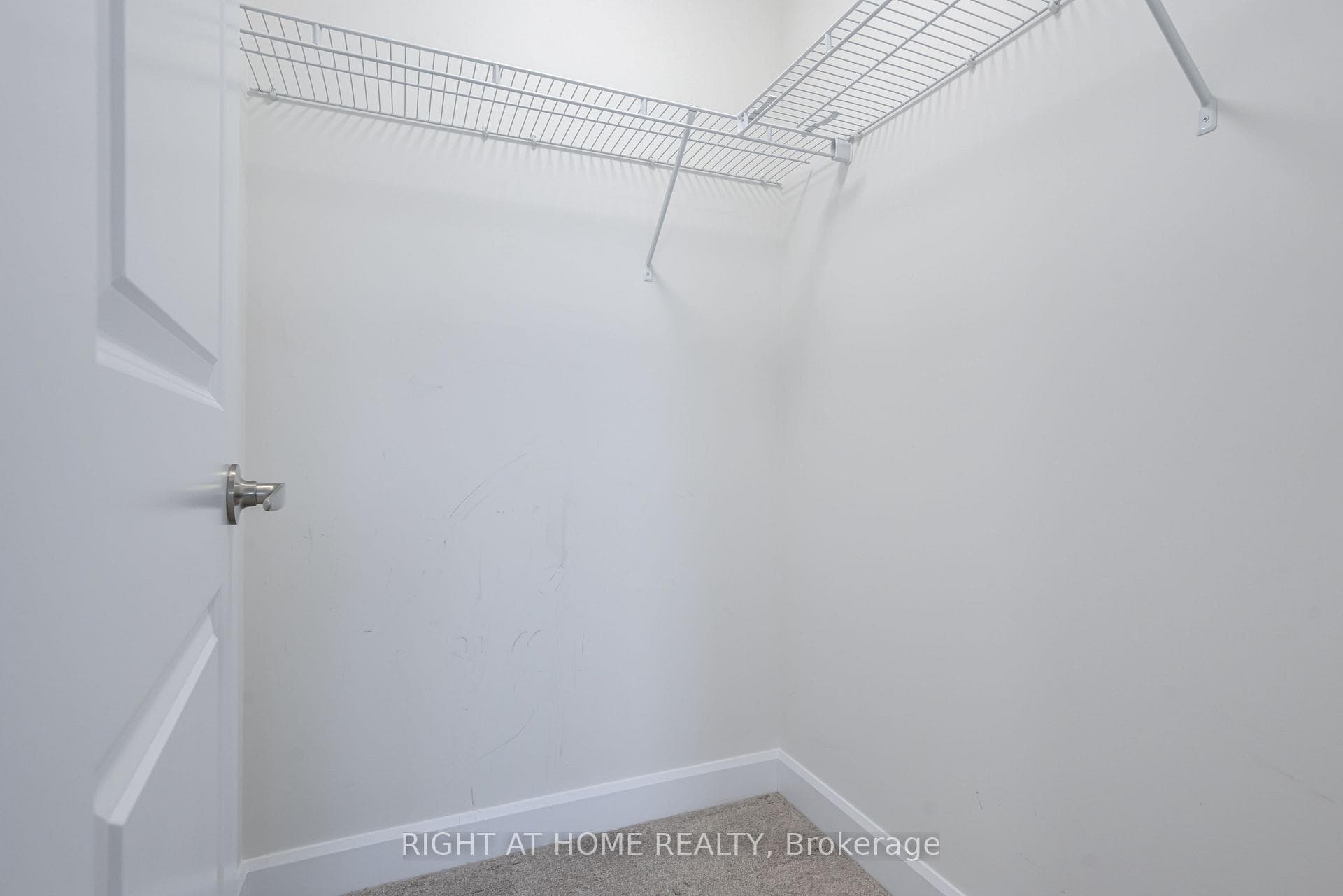 520 CLAYTON Avenue photo 36