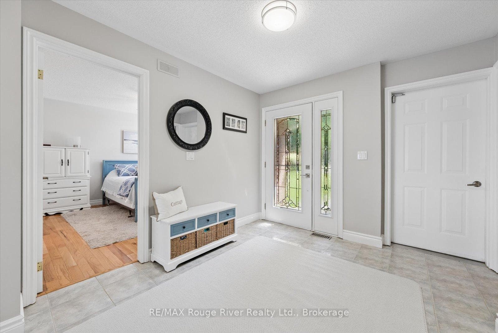 WELCOMING FOYER