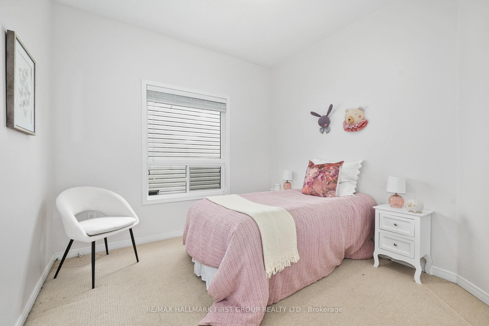 850 Leonard Street photo 22