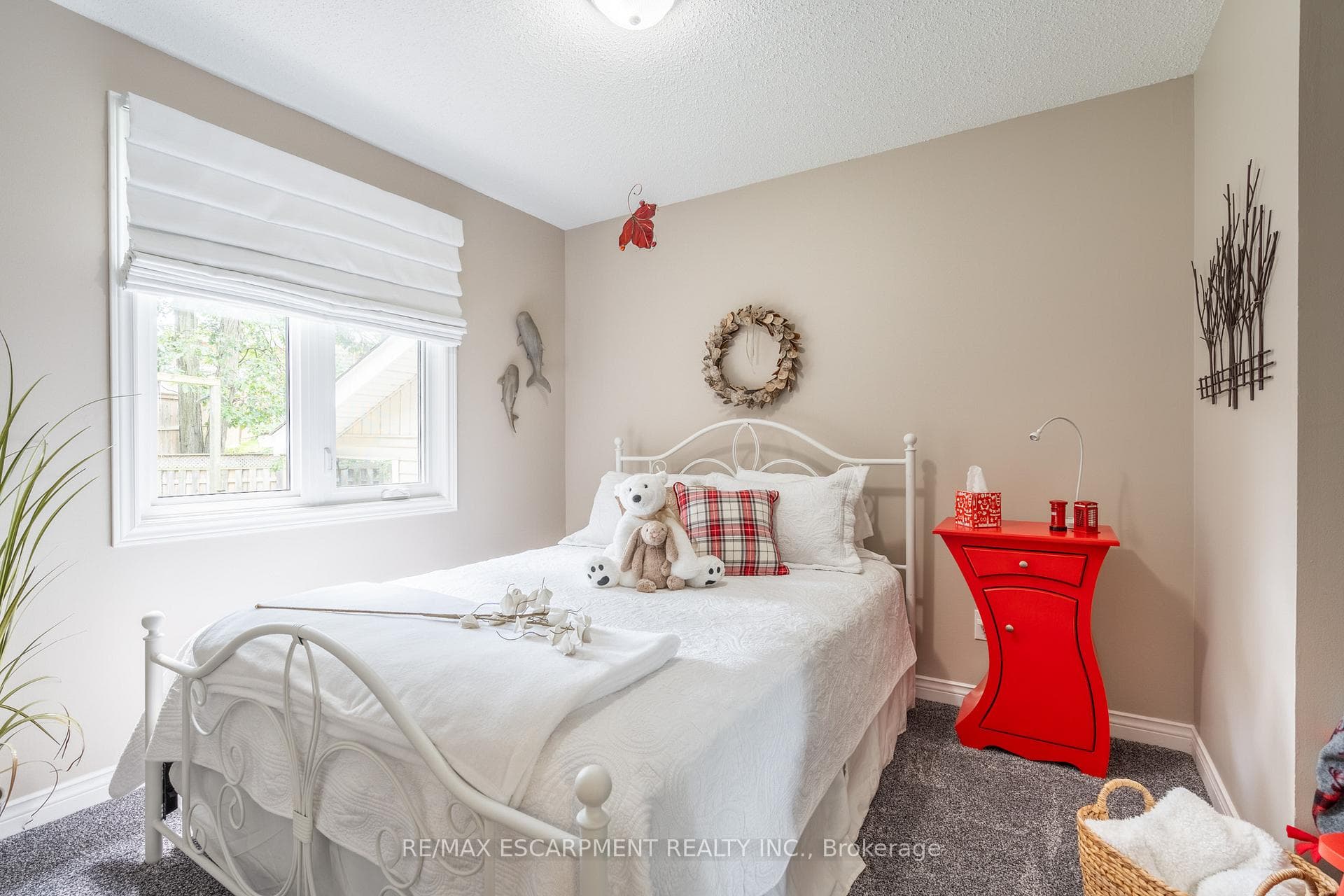 63 FORESTGATE Drive photo 22