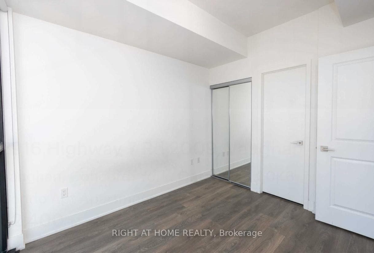 2916 Highway 7 Road Unit 2009 photo 13