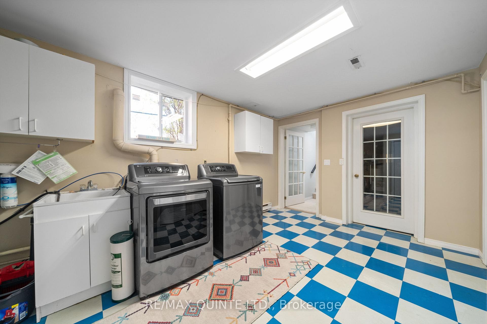 14 Thompson Court photo 37
